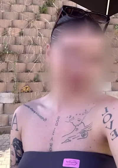 Anna, 29