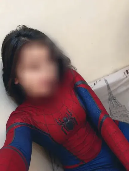 Aya, 25