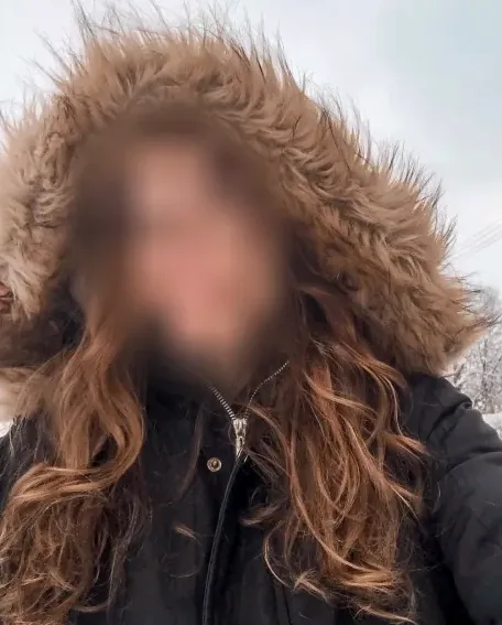 Chantal, 25