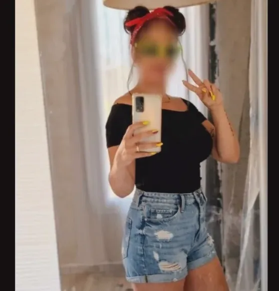 Daphne, 37