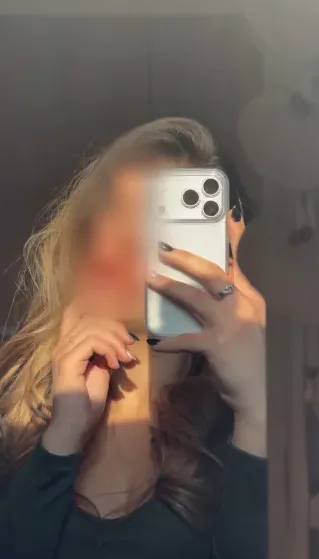 Emma, 20