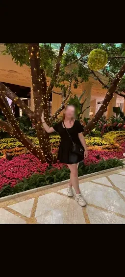 Imane, 25