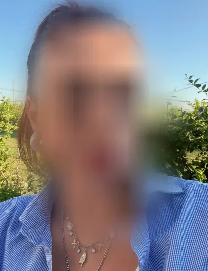 Isabella, 28