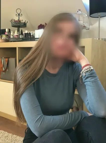 Laura, 36
