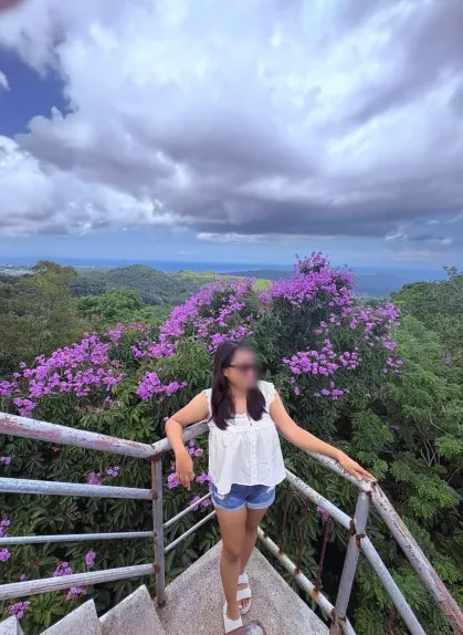 Linda, 32