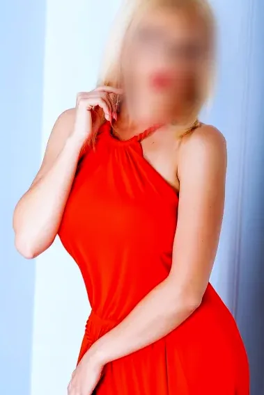 Sandra, 40